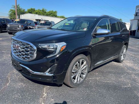 Used 2019 GMC Terrain Denali w/ Advanced Safety Package FWD image 2
