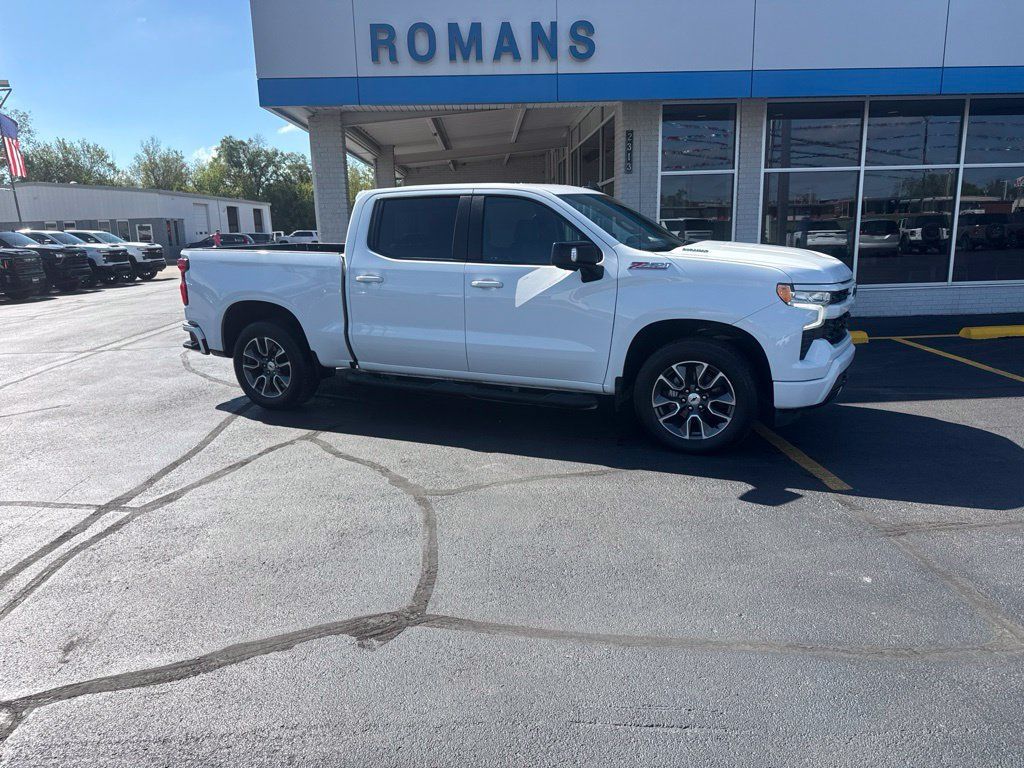 Used 2022 Chevrolet Silverado 1500 RST w/ RST All Star Premium Package AWD/4WD image 2
