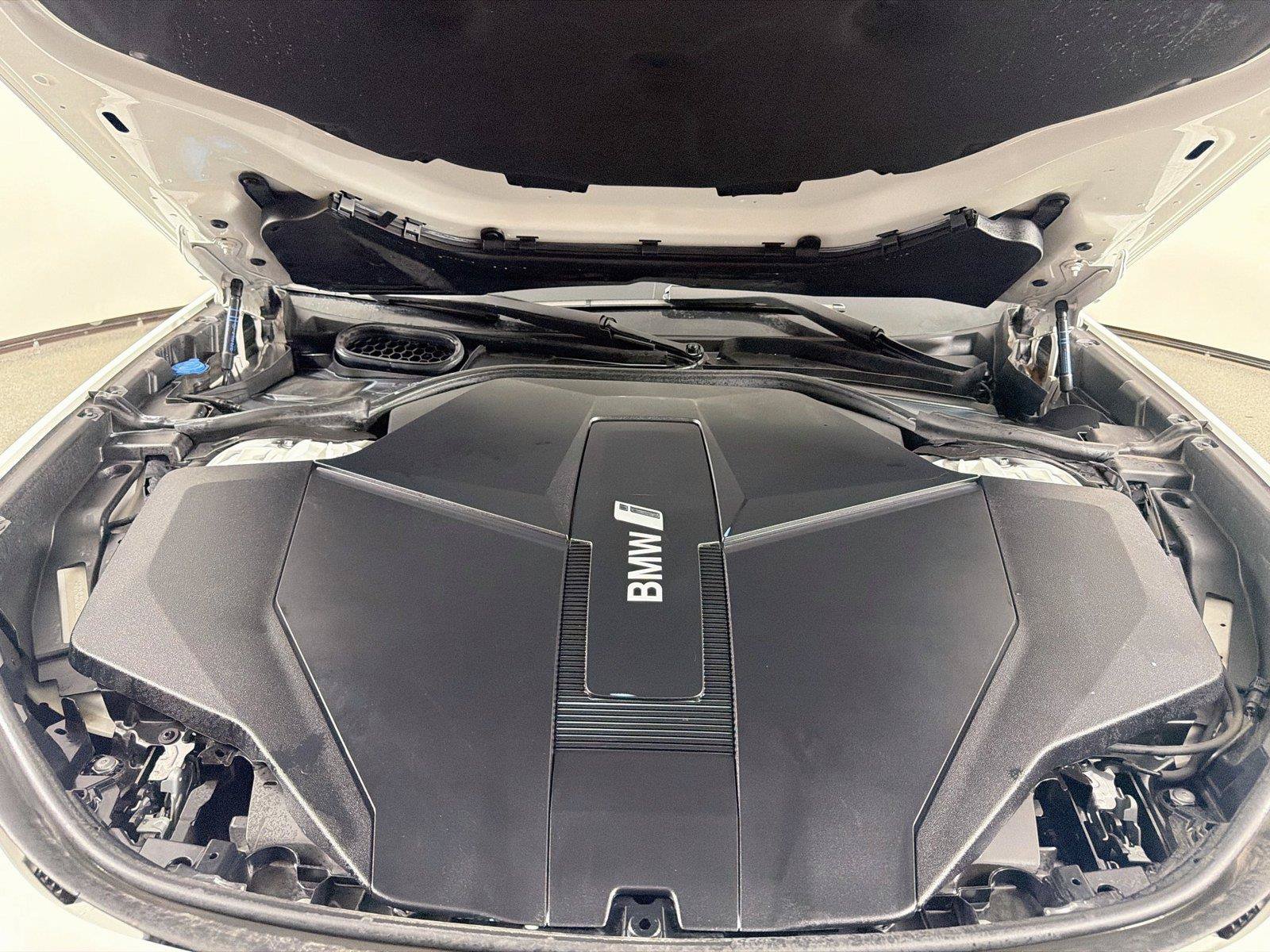 Used 2023 BMW i7 xDrive60 AWD/4WD image 31