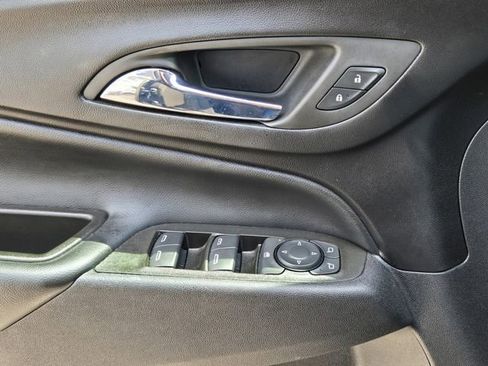 Certified 2023 Chevrolet Equinox LT FWD image 30