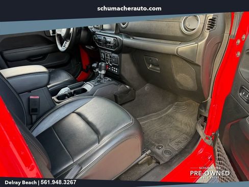 Used 2022 Jeep Wrangler Unlimited Sahara w/ LED Lighting Group AWD/4WD image 16