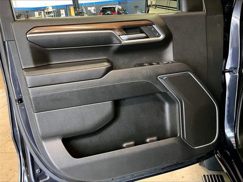 Used 2022 Chevrolet Silverado 1500 LT AWD/4WD image 9