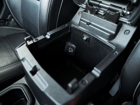 Used 2023 Jeep Wrangler Unlimited Sahara image 53