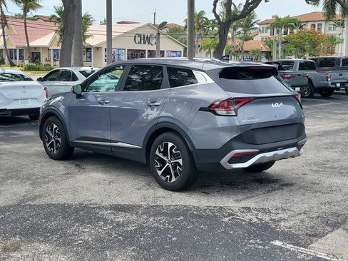 Used 2023 Kia Sportage EX FWD image 4