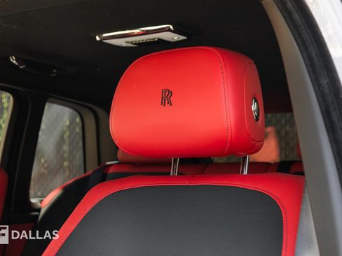 Used 2022 Rolls-Royce Cullinan Black Badge w/ Dark Exterior Package AWD/4WD image 26