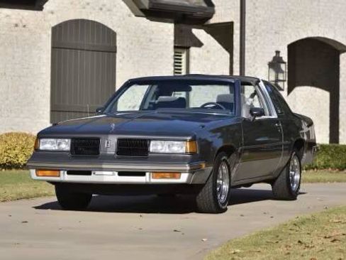 Used 1987 Oldsmobile Cutlass Supreme Salon image 9
