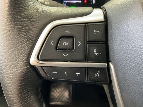 Used 2021 Toyota Sienna XLE image 12