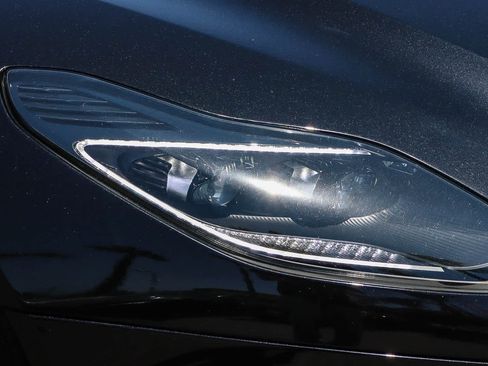 Used 2020 Aston Martin DB11 Coupe RWD image 4