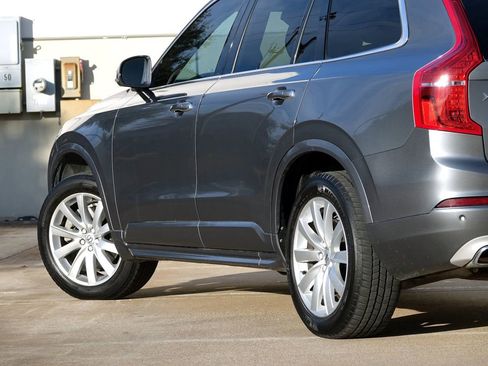 Used 2016 Volvo XC90 T6 Momentum w/ Momentum Plus Package image 32