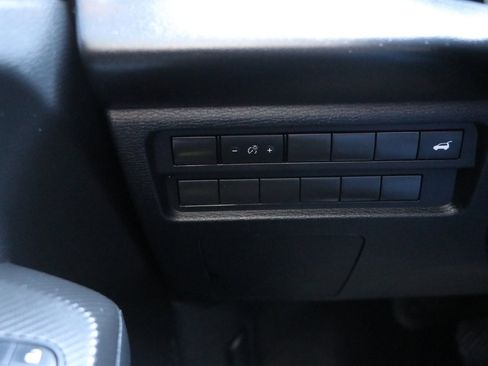 Used 2023 Mitsubishi Outlander SE FWD image 12