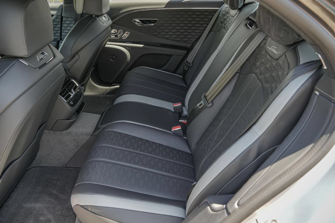 Certified 2025 Bentley Flying Spur Plug-In Hybrid AWD/4WD image 43