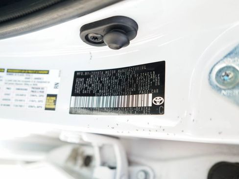 Used 2024 Toyota Corolla SE image 37