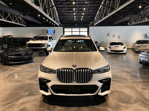 Used 2022 BMW X7 xDrive40i w/ M Sport Package AWD/4WD image 8