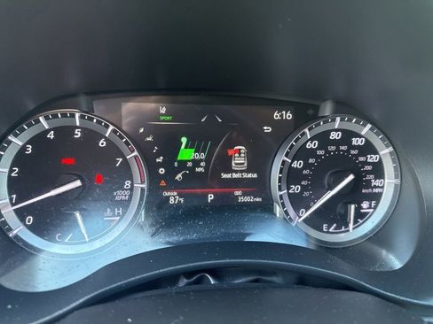 Used 2022 Toyota Highlander Platinum FWD image 6