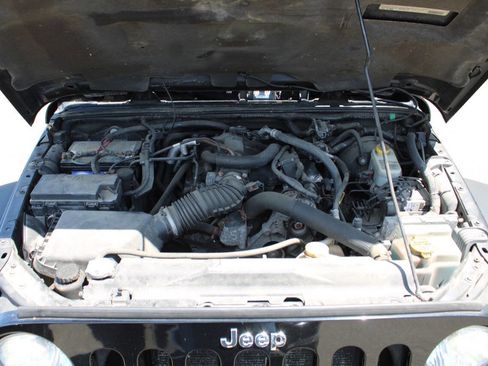 Used 2011 Jeep Wrangler Rubicon w/ Dual Top Group AWD/4WD image 14