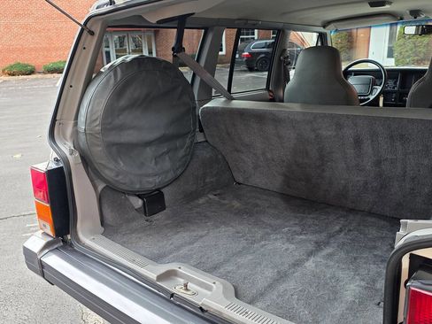 Used 1996 Jeep Cherokee 4WD 4-Door image 11