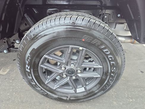 New 2025 Jeep Gladiator Sport image 32