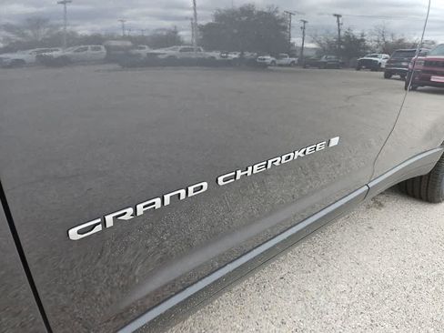 New 2026 Jeep Grand Cherokee L Limited AWD/4WD image 13