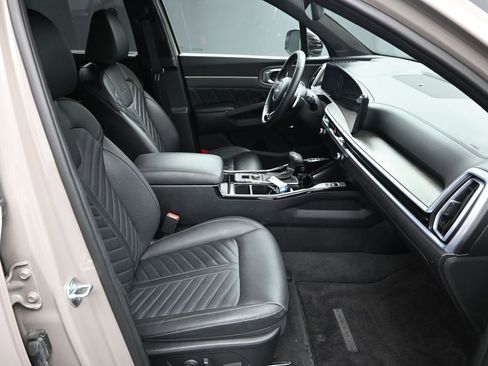 Certified 2024 Kia Sorento SX Prestige image 42