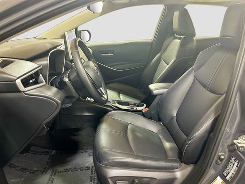 Used 2025 Toyota Corolla XLE FWD image 18
