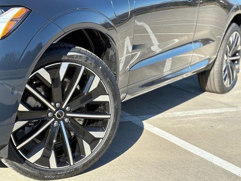 New 2026 Volvo XC60 T8 Ultra w/ Protection Package Premier image 8
