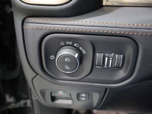 Used 2023 RAM 1500 Limited AWD/4WD image 32