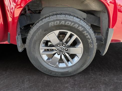 Used 2025 Nissan Frontier SV RWD image 15