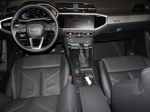 Certified 2025 Audi Q3 2.0T Premium w/ Convenience Package image 12