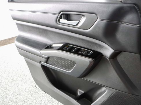 Used 2023 Nissan Pathfinder SL w/ Lighting Package (N92) image 21