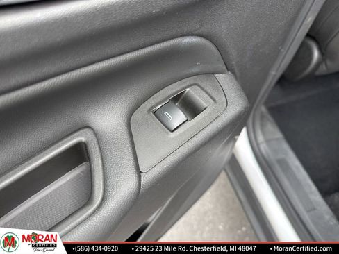 Used 2020 Chevrolet Equinox LT w/ Driver Convenience Package image 24