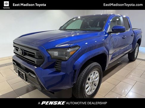 Certified 2025 Toyota Tacoma SR5 AWD/4WD image 1