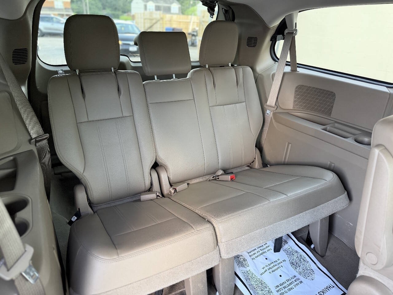 Used 2013 Chrysler Town & Country Touring FWD image 19