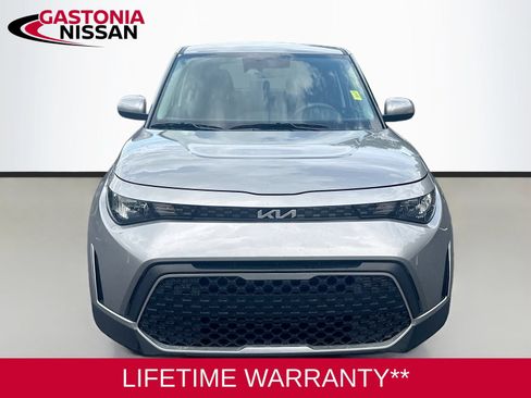 Used 2025 Kia Soul LX w/ LX Technology Package FWD image 2
