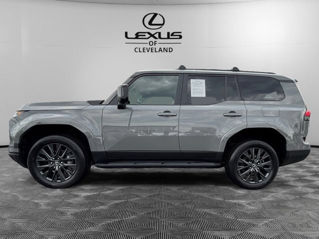 Used 2024 Lexus GX 550 w/ Cold Area Package AWD/4WD image 3
