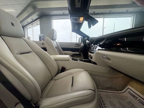 Used 2016 Rolls-Royce Dawn image 22