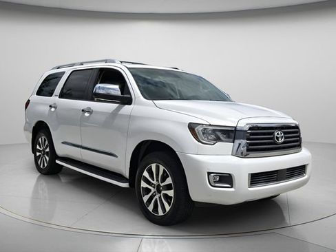 Used 2019 Toyota Sequoia Limited w/ Safety & Convenience Package RWD image 9