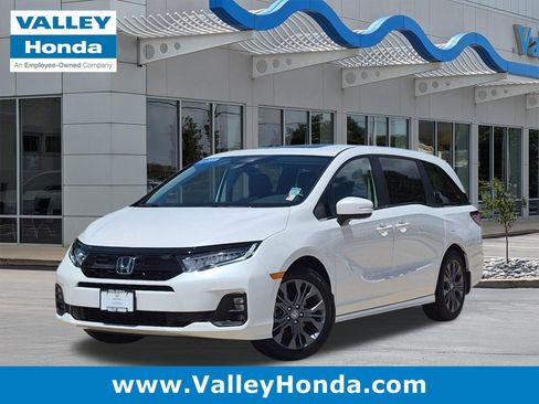 Used 2025 Honda Odyssey Touring image 1