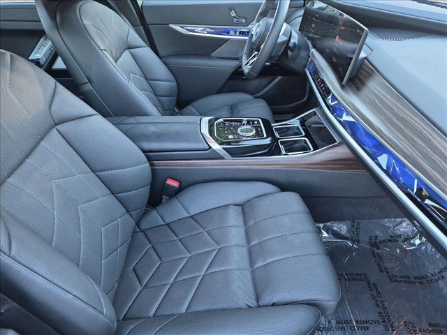 Certified 2025 BMW i7 xDrive60 AWD/4WD image 23