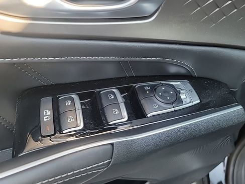 Certified 2025 Kia Sorento SX image 11