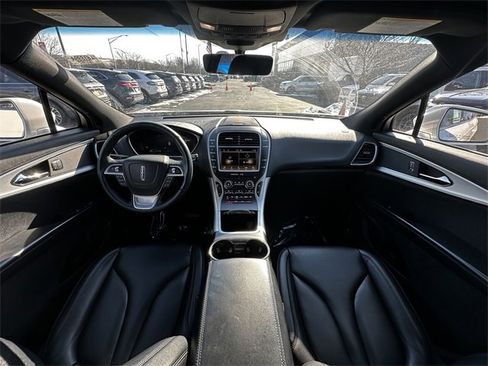 Certified 2019 Lincoln Nautilus Premier image 3