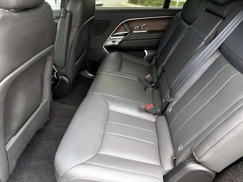 Used 2025 Land Rover Range Rover Long Wheelbase SE AWD/4WD image 14