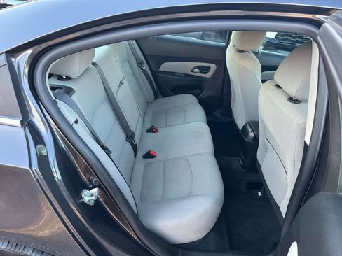 Used 2014 Chevrolet Cruze LT image 18