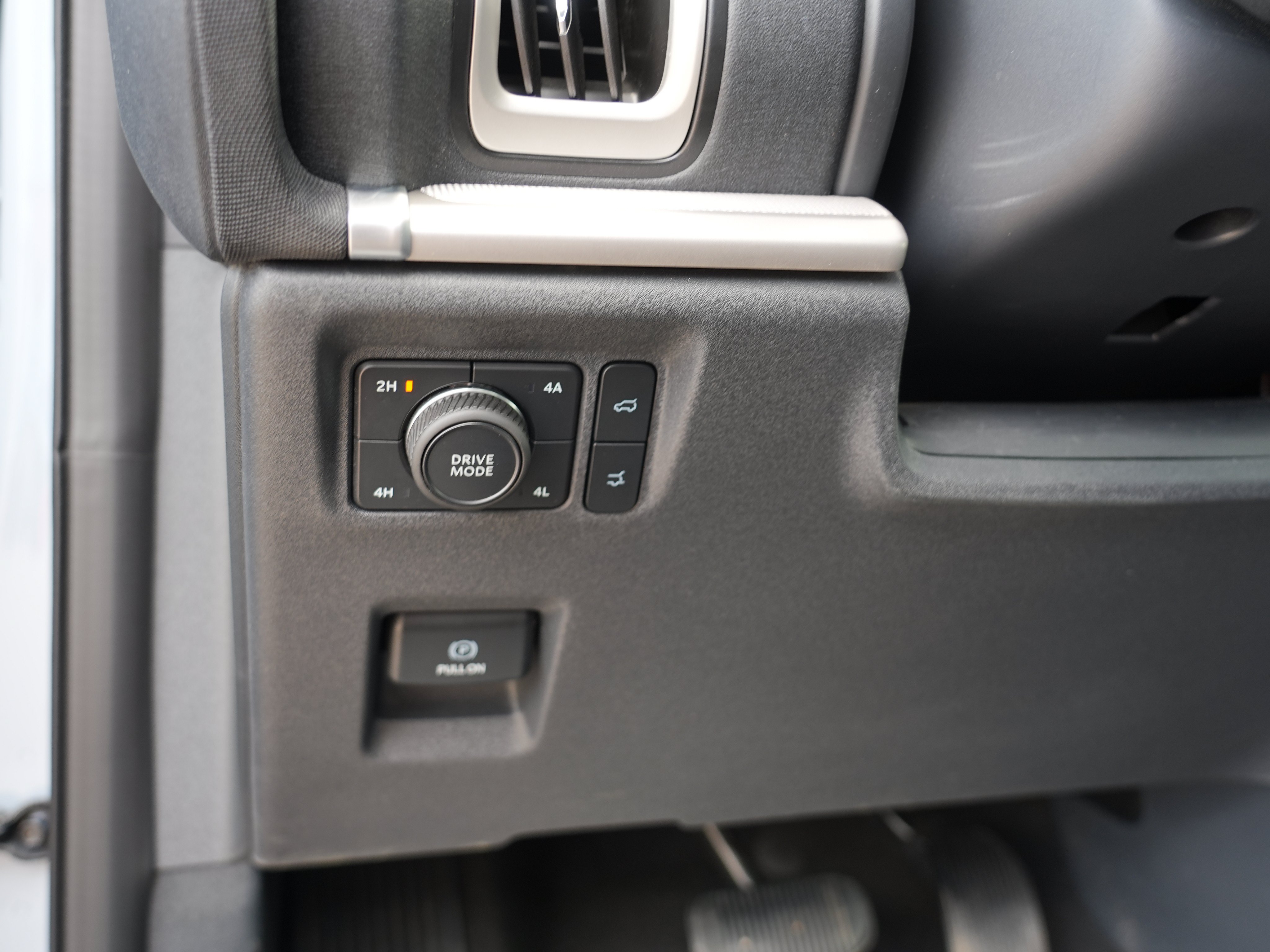 Used 2025 Ford Expedition Active AWD/4WD image 18