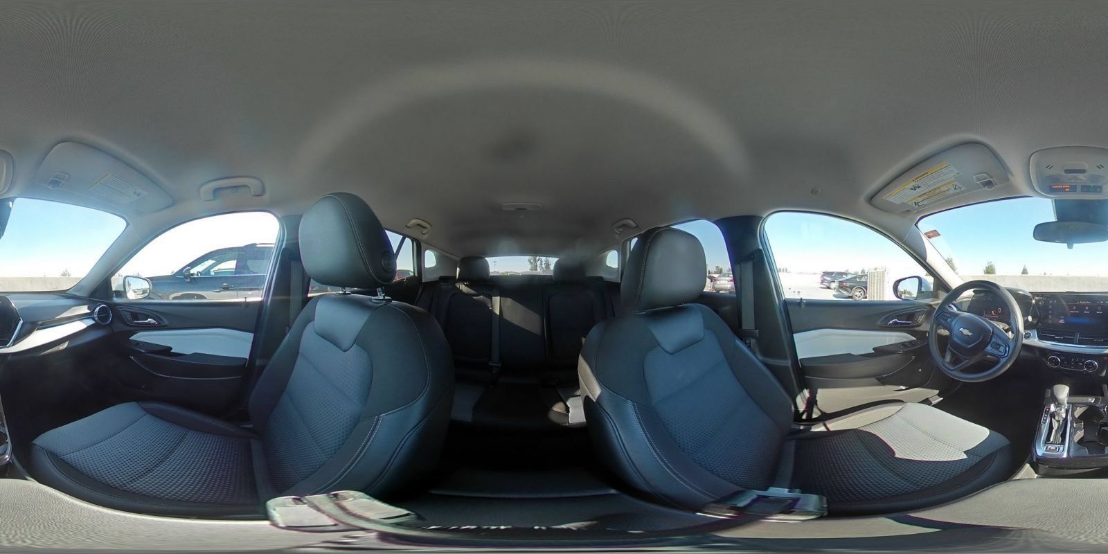 Used 2025 Chevrolet Trax LT FWD image 40