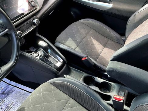 Used 2018 Nissan Kicks SV image 13