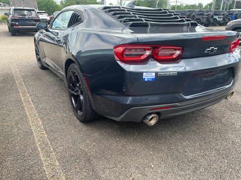 Used 2020 Chevrolet Camaro LT RWD image 4