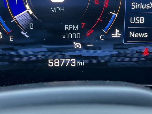 Used 2025 Chevrolet Suburban LT AWD/4WD image 16