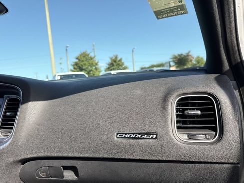 Used 2018 Dodge Charger R/T Scat Pack RWD image 30
