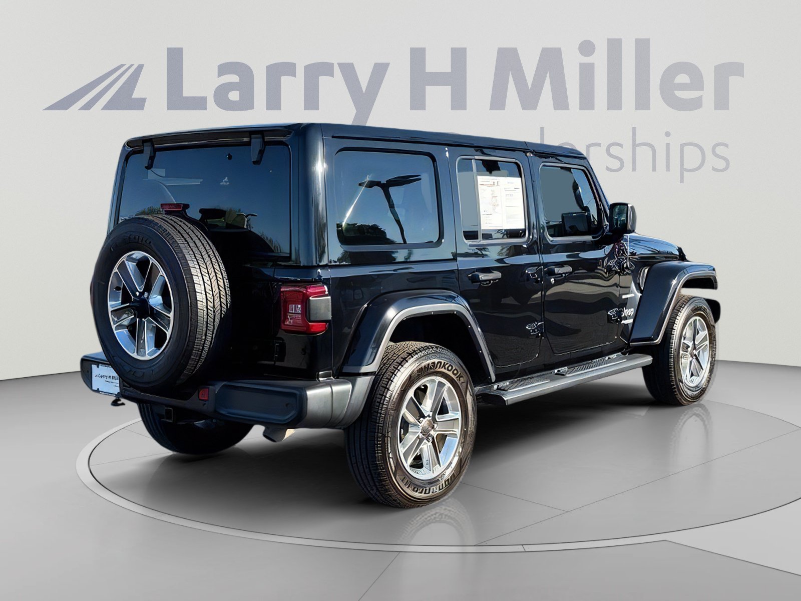 Used 2021 Jeep Wrangler Unlimited Sahara w/ Safety Group AWD/4WD image 6