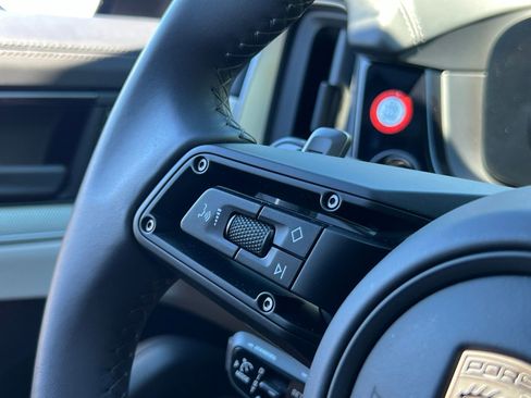 Certified 2025 Porsche Cayenne S AWD/4WD image 25